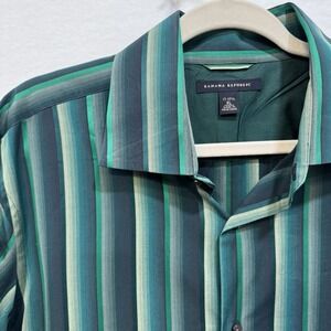 Banana Republic  Mens 17-17 1/2 X- Large Cotton Button Long Shirt Vintage Lookin